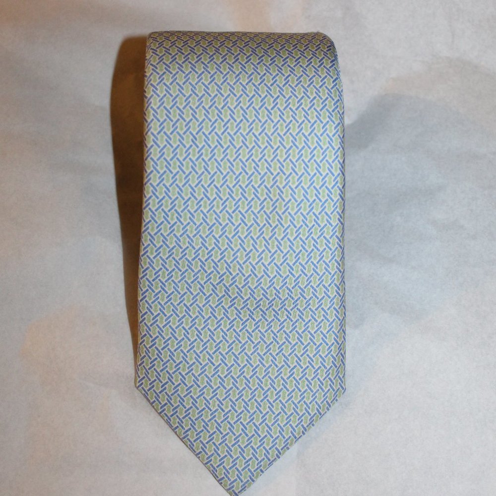 Vineyard Vines Martha's Vineyard Men's Tie 100% Silk Printed Necktie Light Blue